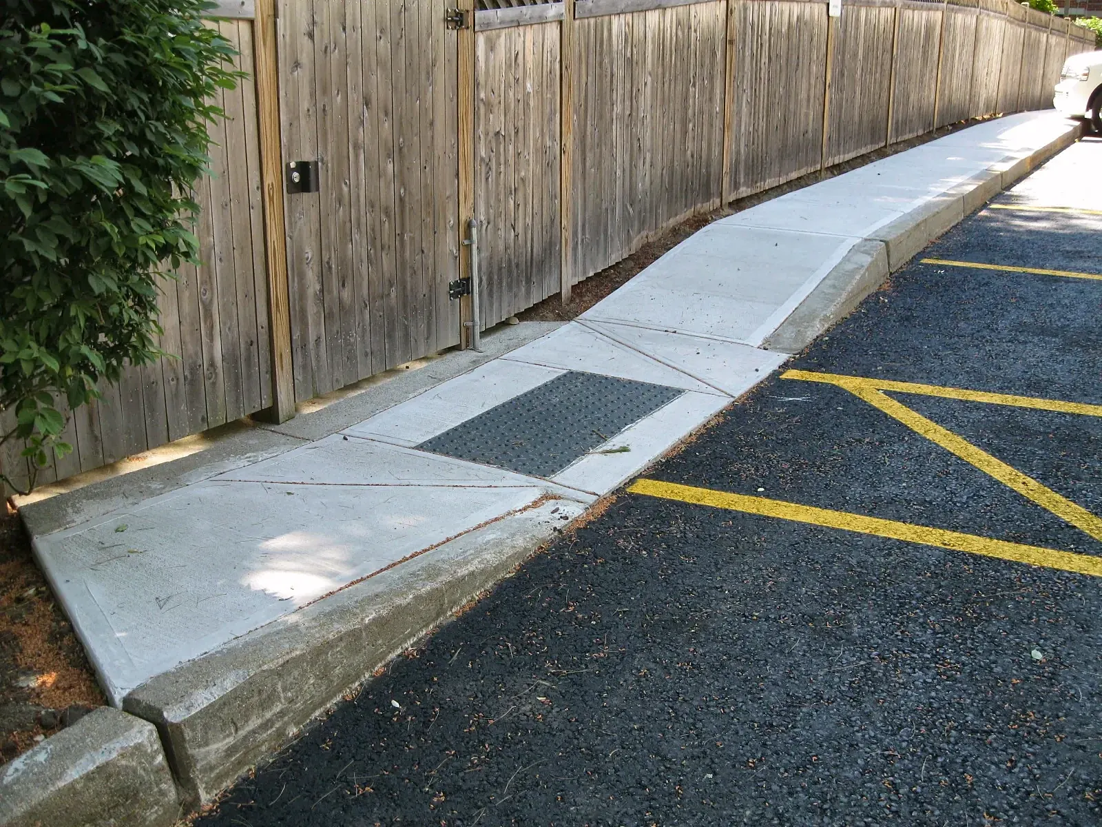 Commercial concrete sidewalk: finished