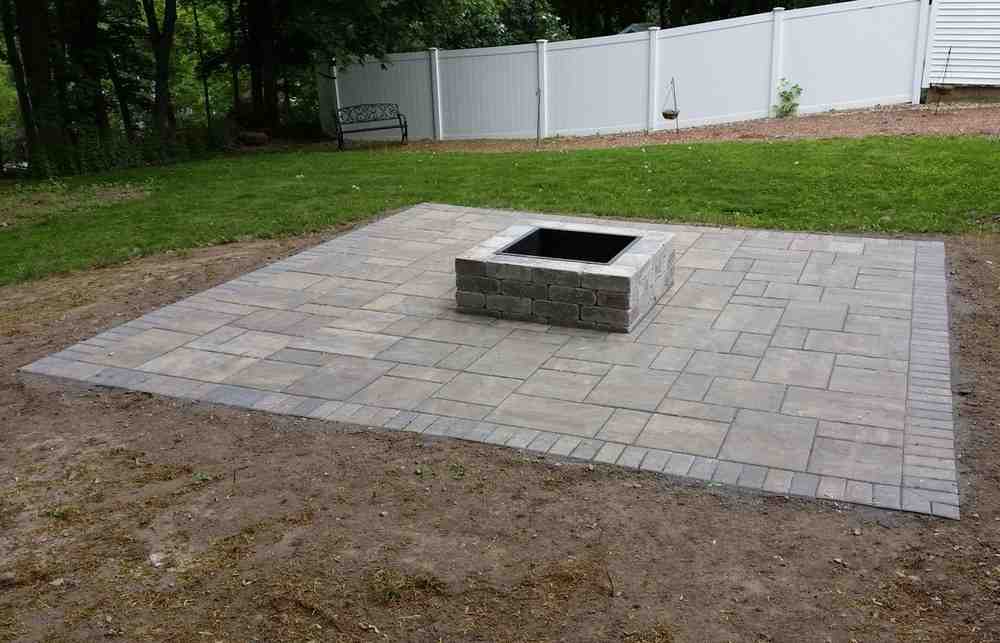 A Comprehensive Guide to Hiring a Custom Outdoor Firepit Installer