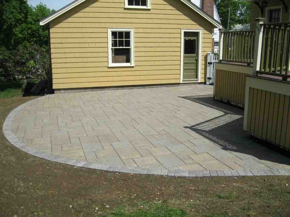 How to Choose the Right Paver Patio Contractor Near You