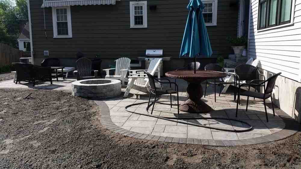 From Concept to Creation: How to Select an Outdoor Firepit Builder