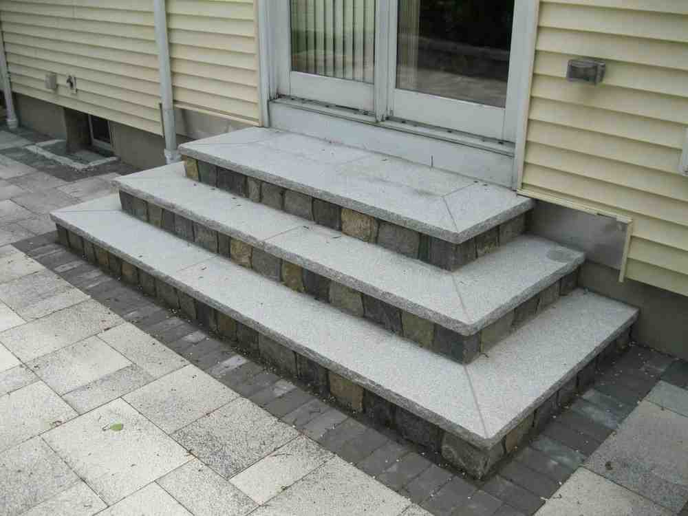 Gutter Runoff Woes? Build a Dry Well for Downspouts and Say Goodbye to Puddles!